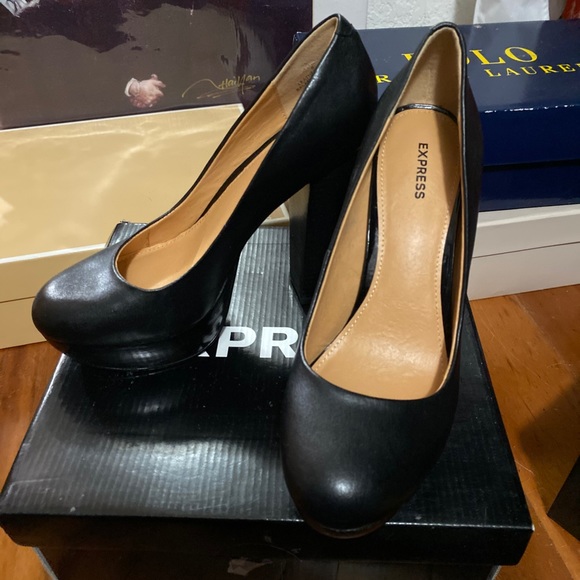Express Black 8 1/2 - Picture 2 of 3